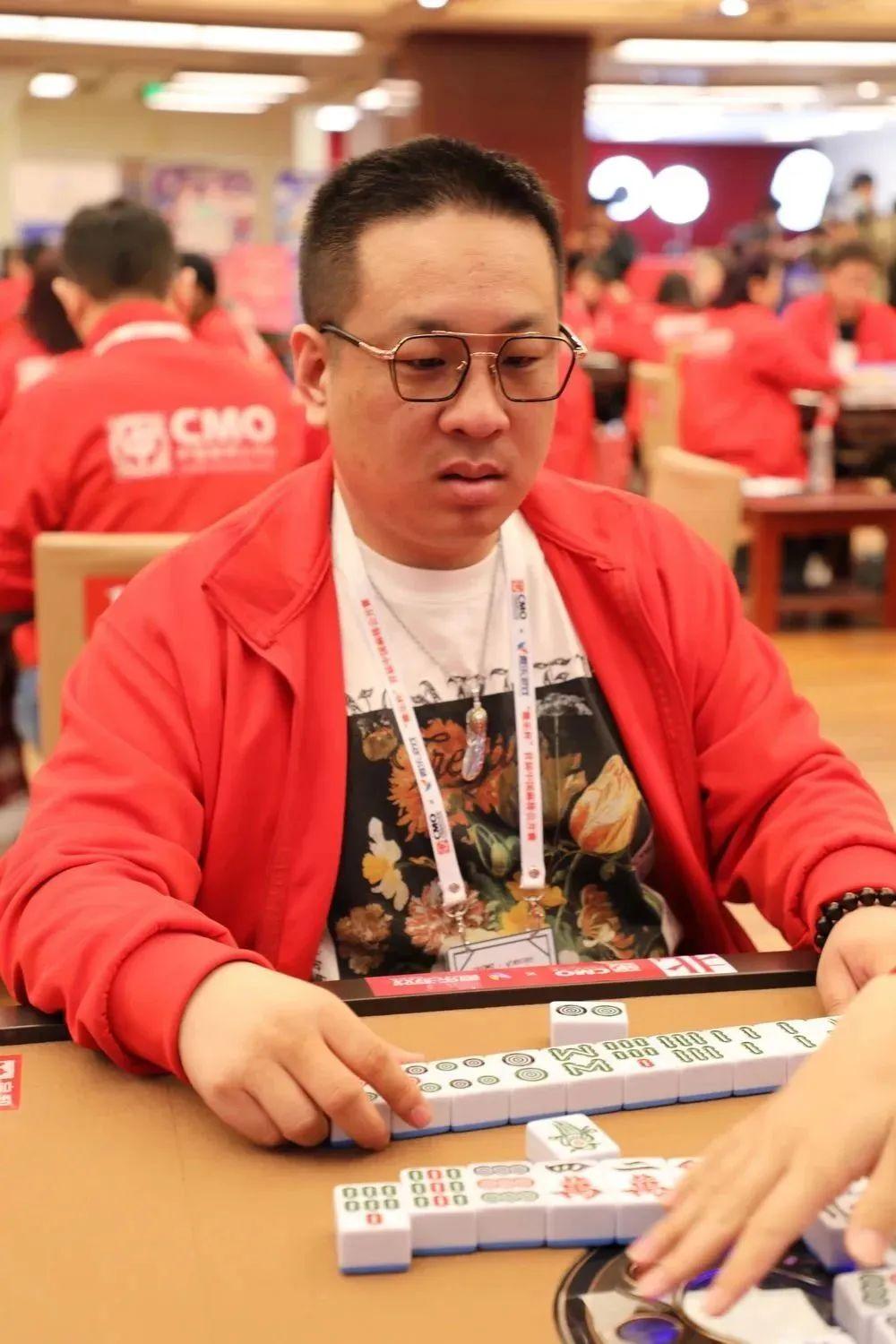 新教你‘‘南昌微乐麻将别人怎么老赢”其实确实有挂 