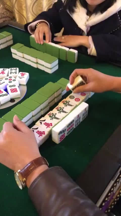 必看盘点揭秘！一乐浙江麻将其实是有挂的(怎么提手拿好牌)