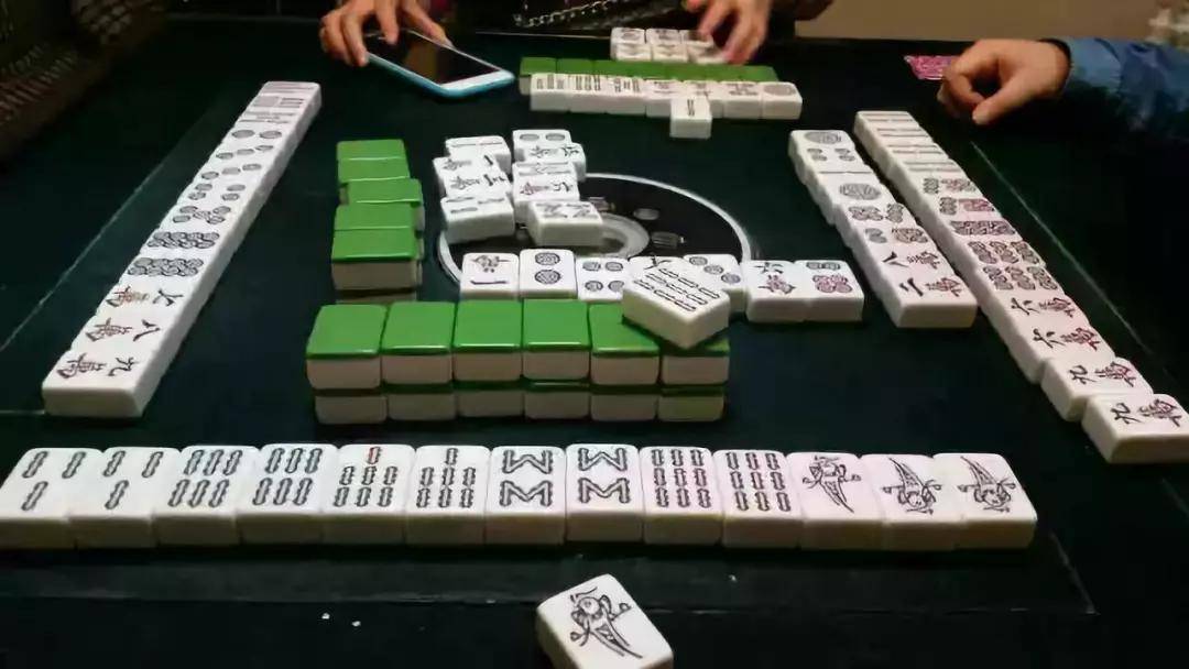 大神教教你！趣玩贵州麻将约牌其实是有挂的(怎么让牌更好)