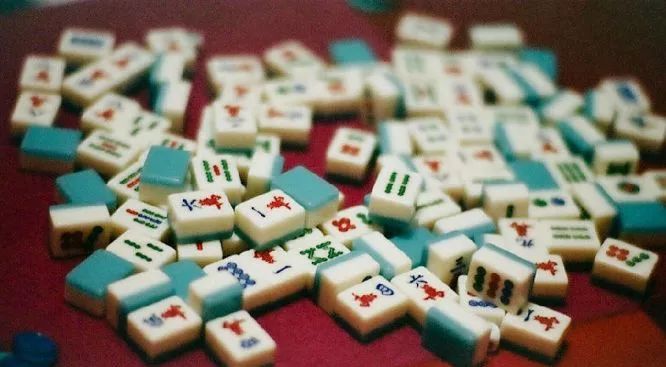 手机怎么挂麻将牌上面图片（手机上打麻将怎么安装挂）