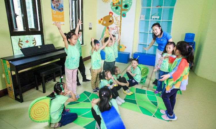 幼儿园互动游戏课程挂哪里（幼儿园互动式游戏）