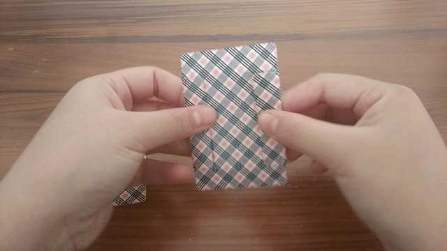 新教你‘‘纸牌简单作假方法_《爱问知识人 使用说明》