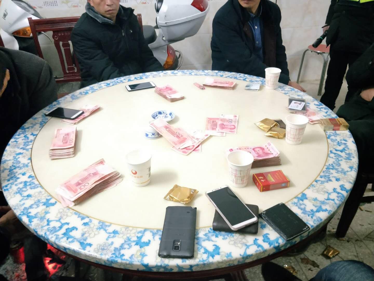 三分钟了解&quot;两个骰子摇单双必胜技巧规律_《爱问知识人 使用说明》
