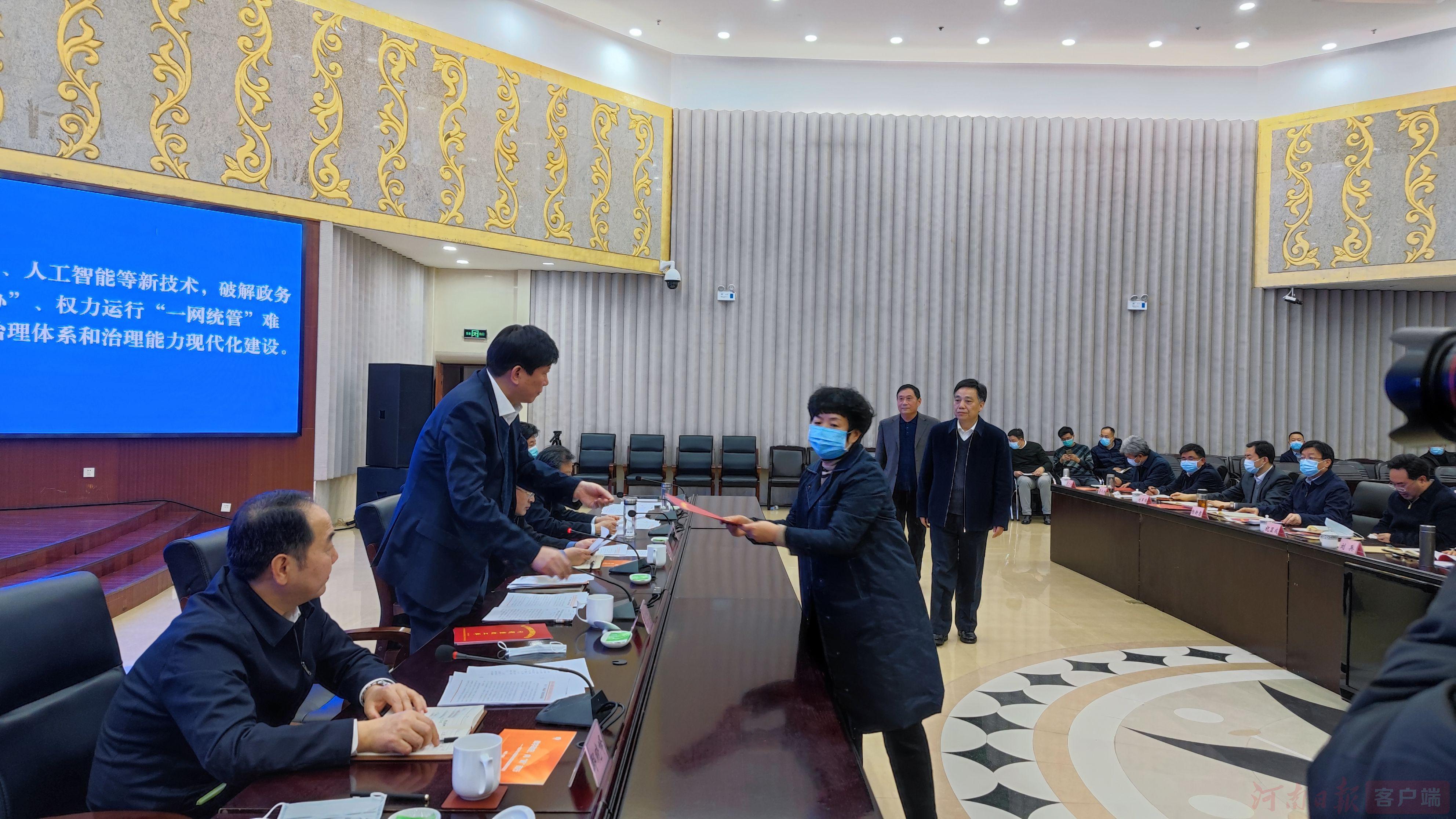 跑得快怎么买挂（跑得快买的挂能用吗）