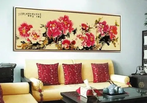 西面墙可以挂摇钱树吗（家里西边墙面挂什么好）