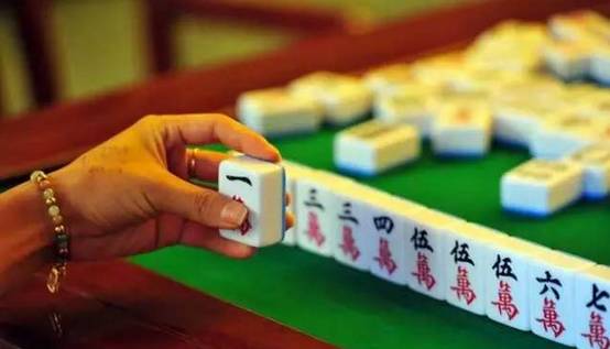 怎么知道人家打麻将开挂（怎么才能知道别人麻将开挂）
