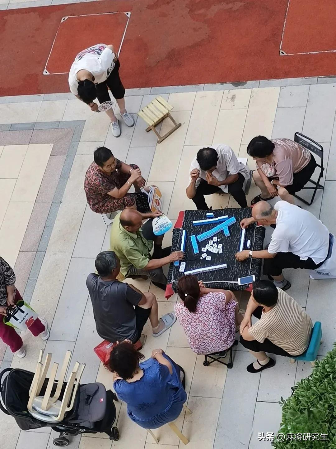 为什么打麻将要挂三张（为什么打麻将要放3个硬币）