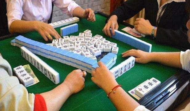 为什么打麻将要挂三张（为什么打麻将要放3个硬币）
